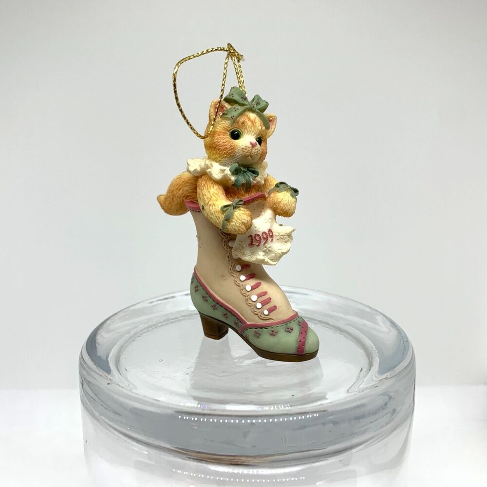 Vintage 1999 Cat Kitten Shoe Christmas Ornament Miniature Figurine Holiday Decor